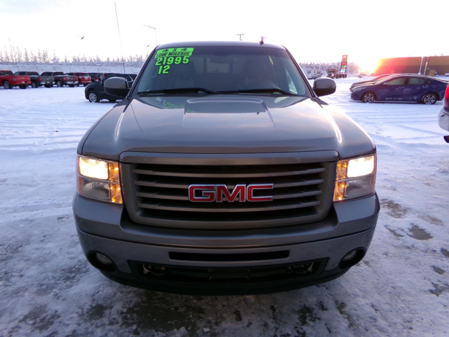 2012 Grey /Black GMC Sierra 1500 SLT Crew Cab 4WD (3GTP2WE70CG) with an 5.3L V8 OHV 16V FFV engine, 6-Speed Automatic transmission, located at 2630 Philips Field Rd., Fairbanks, AK, 99709, (907) 458-0593, 64.848068, -147.780609 - Photo#1